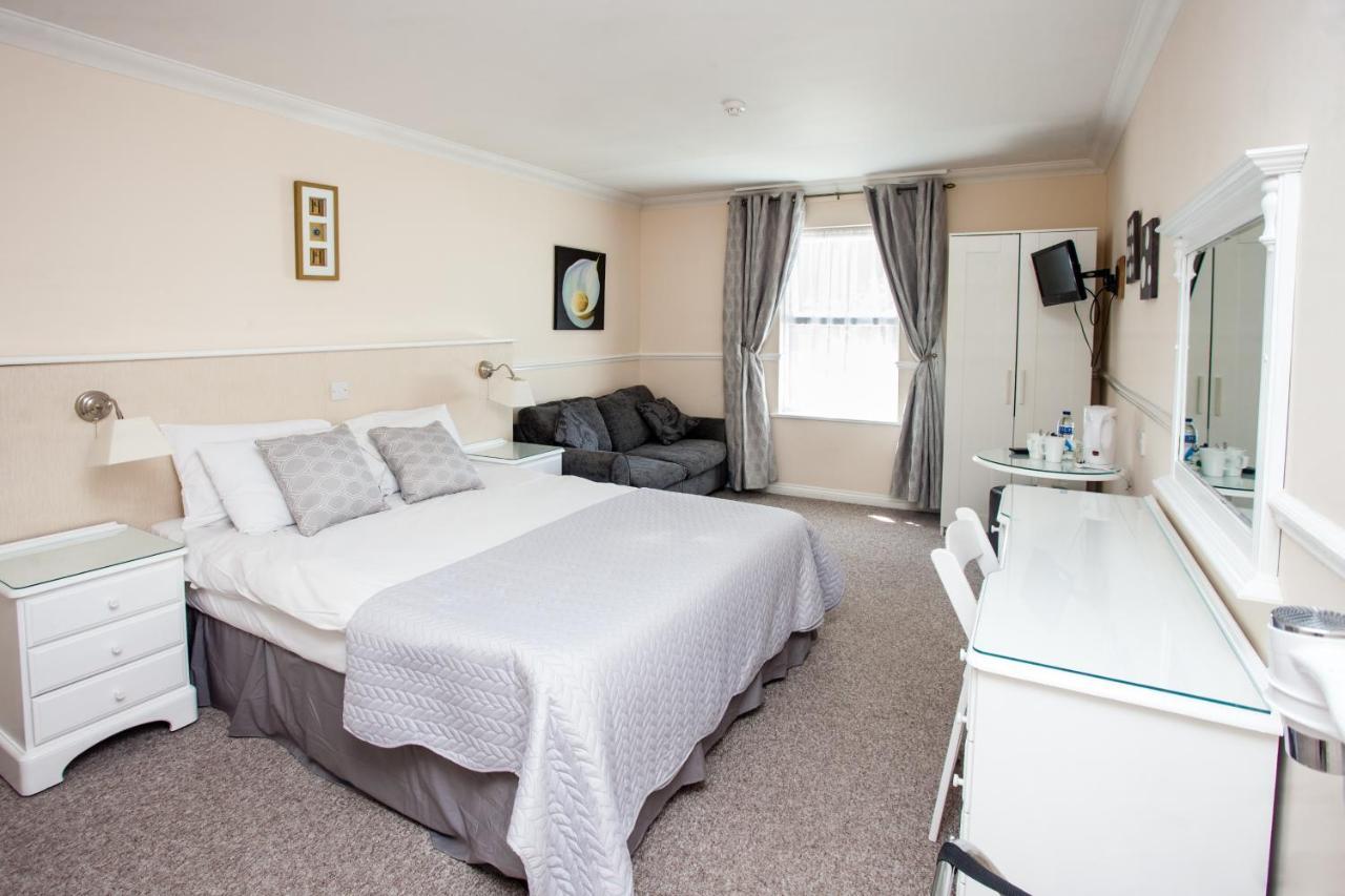Hunters Meet Hotel Hatfield Heath Екстериор снимка