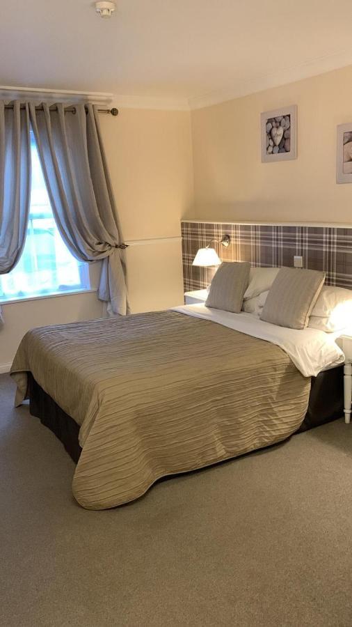 Hunters Meet Hotel Hatfield Heath Екстериор снимка