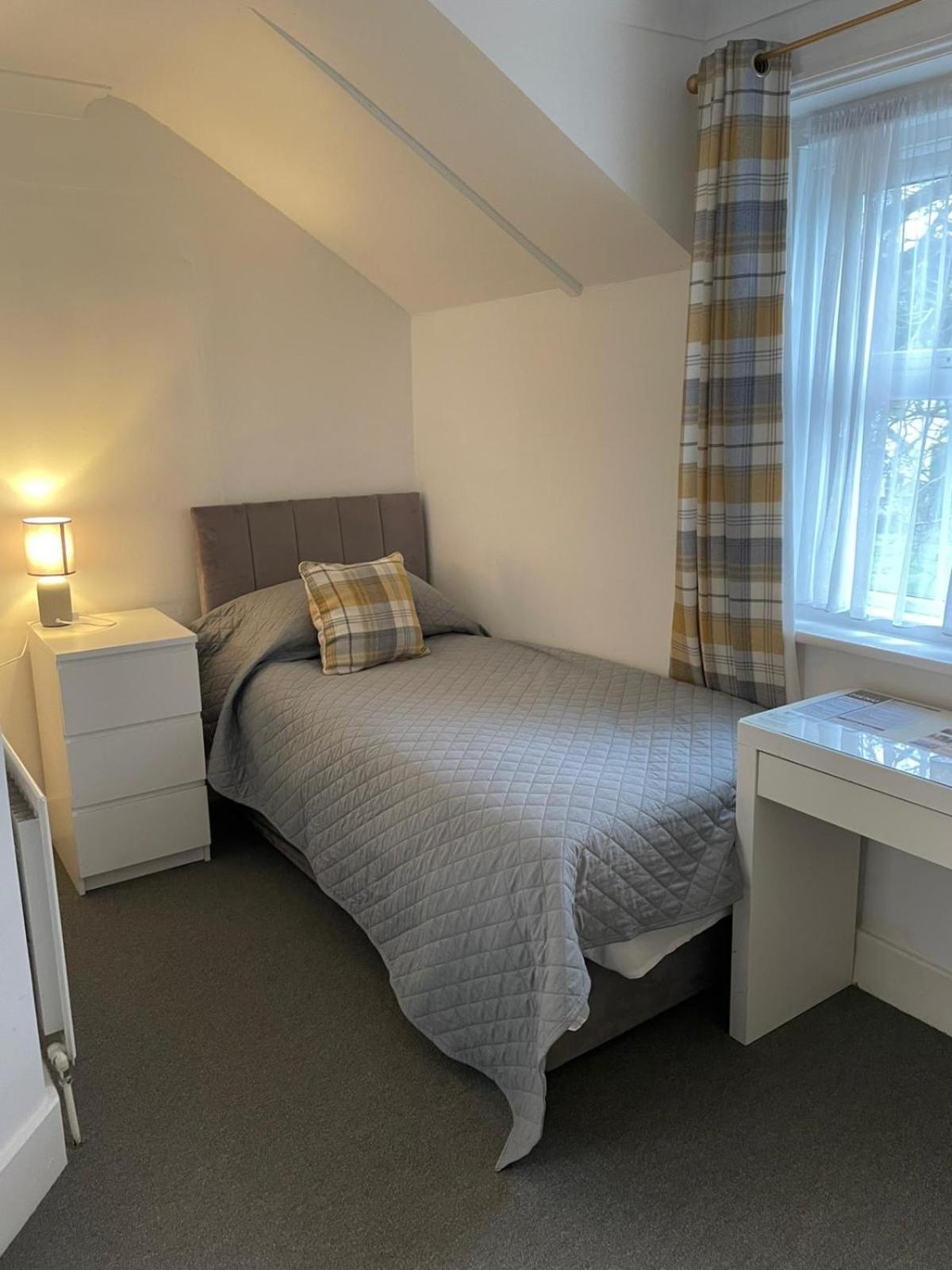 Hunters Meet Hotel Hatfield Heath Екстериор снимка