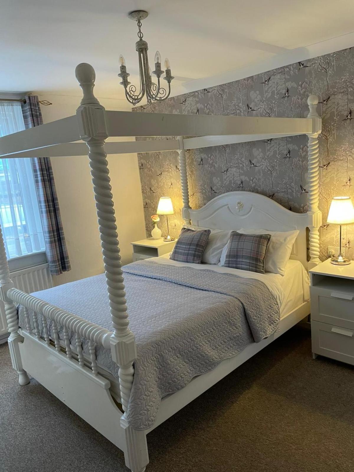 Hunters Meet Hotel Hatfield Heath Екстериор снимка