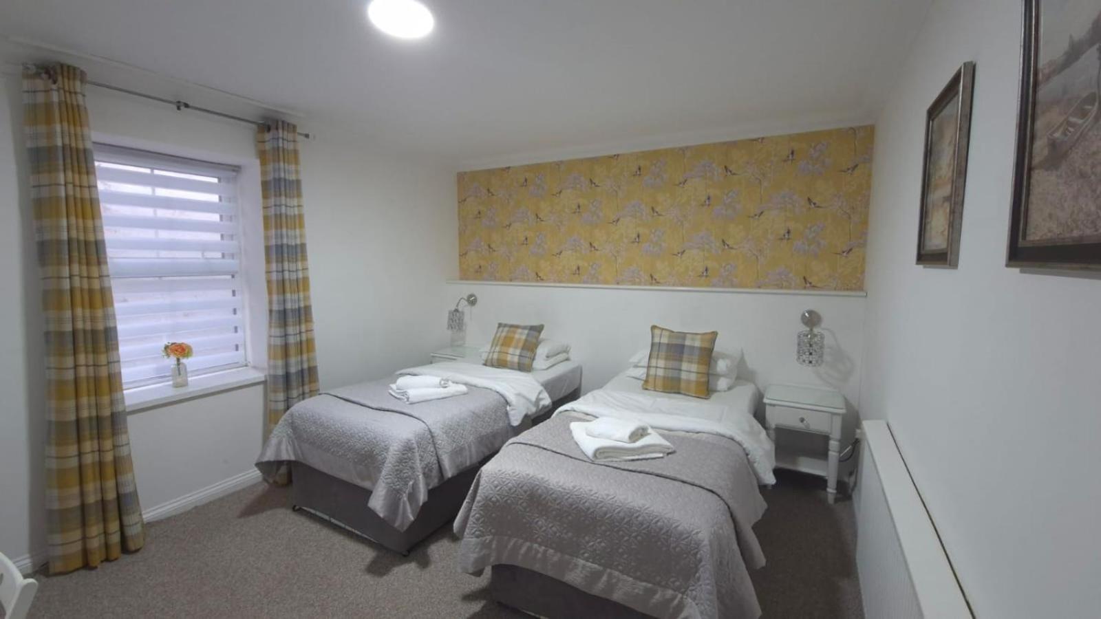 Hunters Meet Hotel Hatfield Heath Екстериор снимка