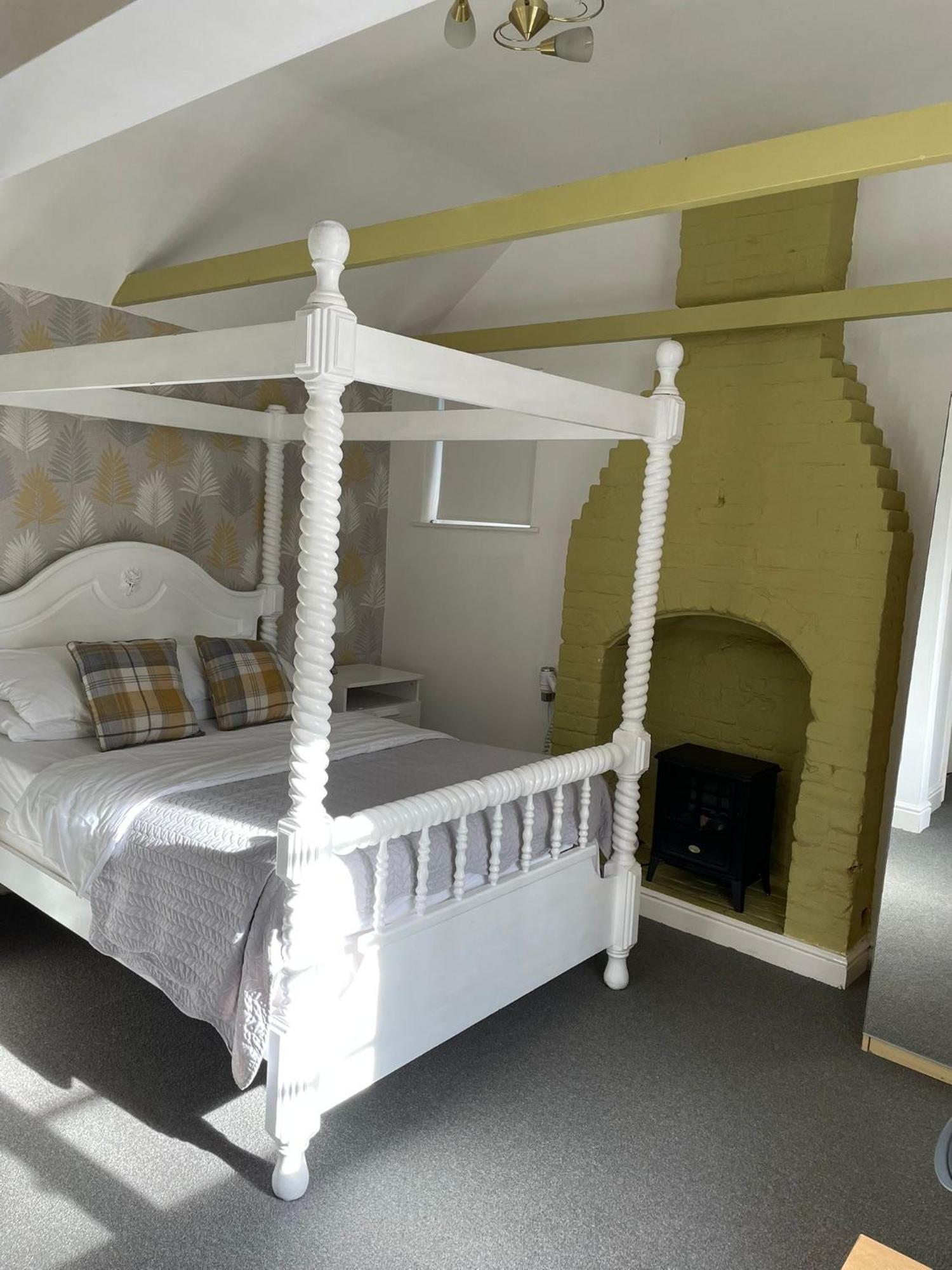 Hunters Meet Hotel Hatfield Heath Екстериор снимка